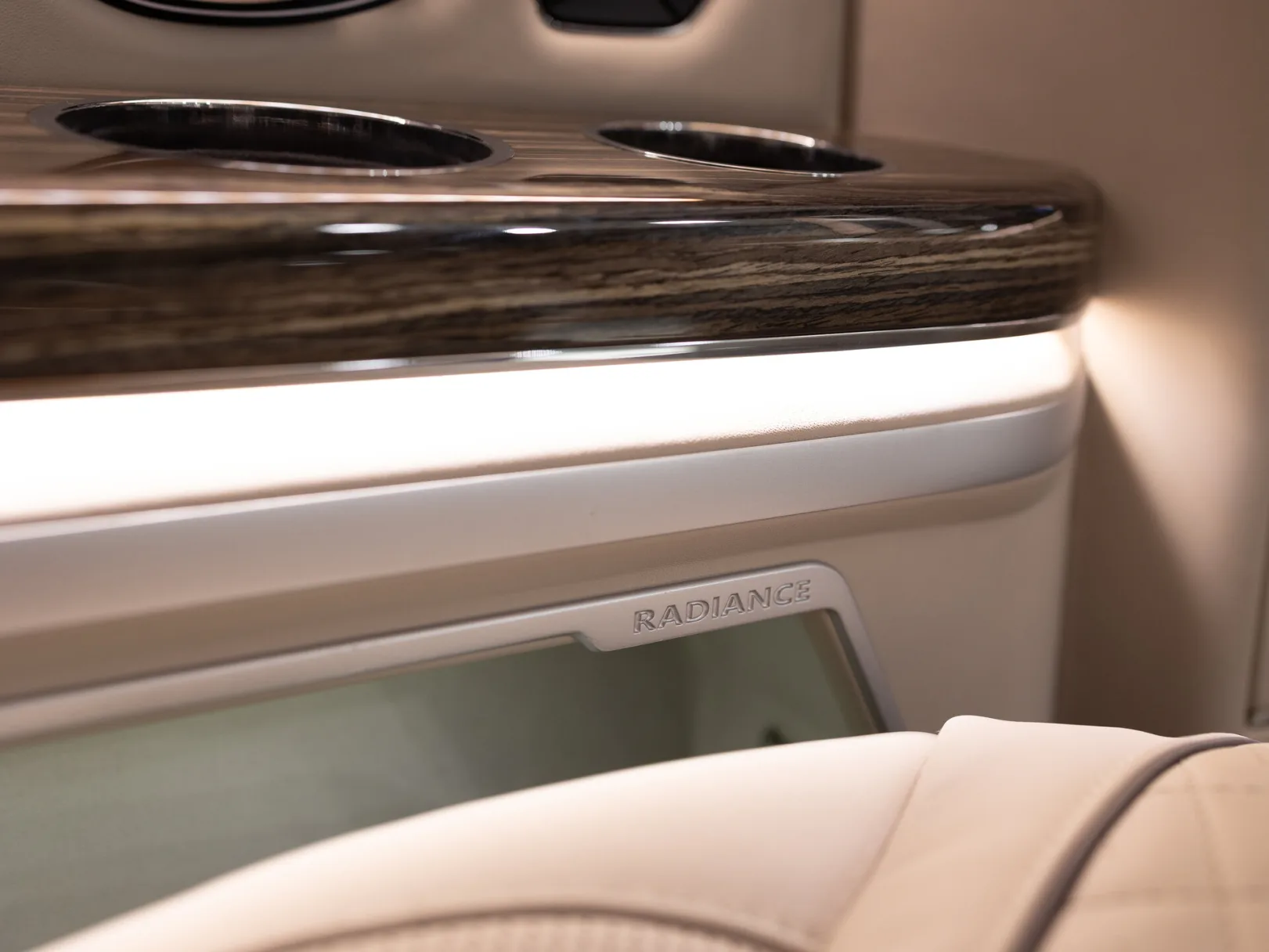 Mercedes-Benz V-Класс VIP III (W447) Рестайлинг, 2021 — экстерьер, фото 19