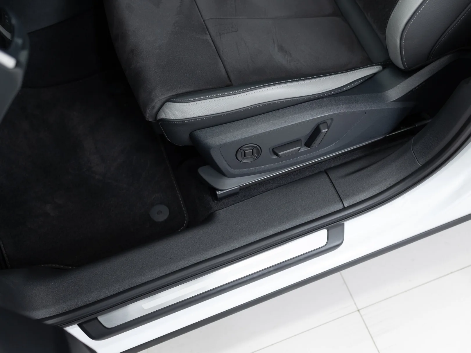 Audi Q3 35 TFSI Aggressive dynamic II (F3), 2023 — экстерьер, фото 11