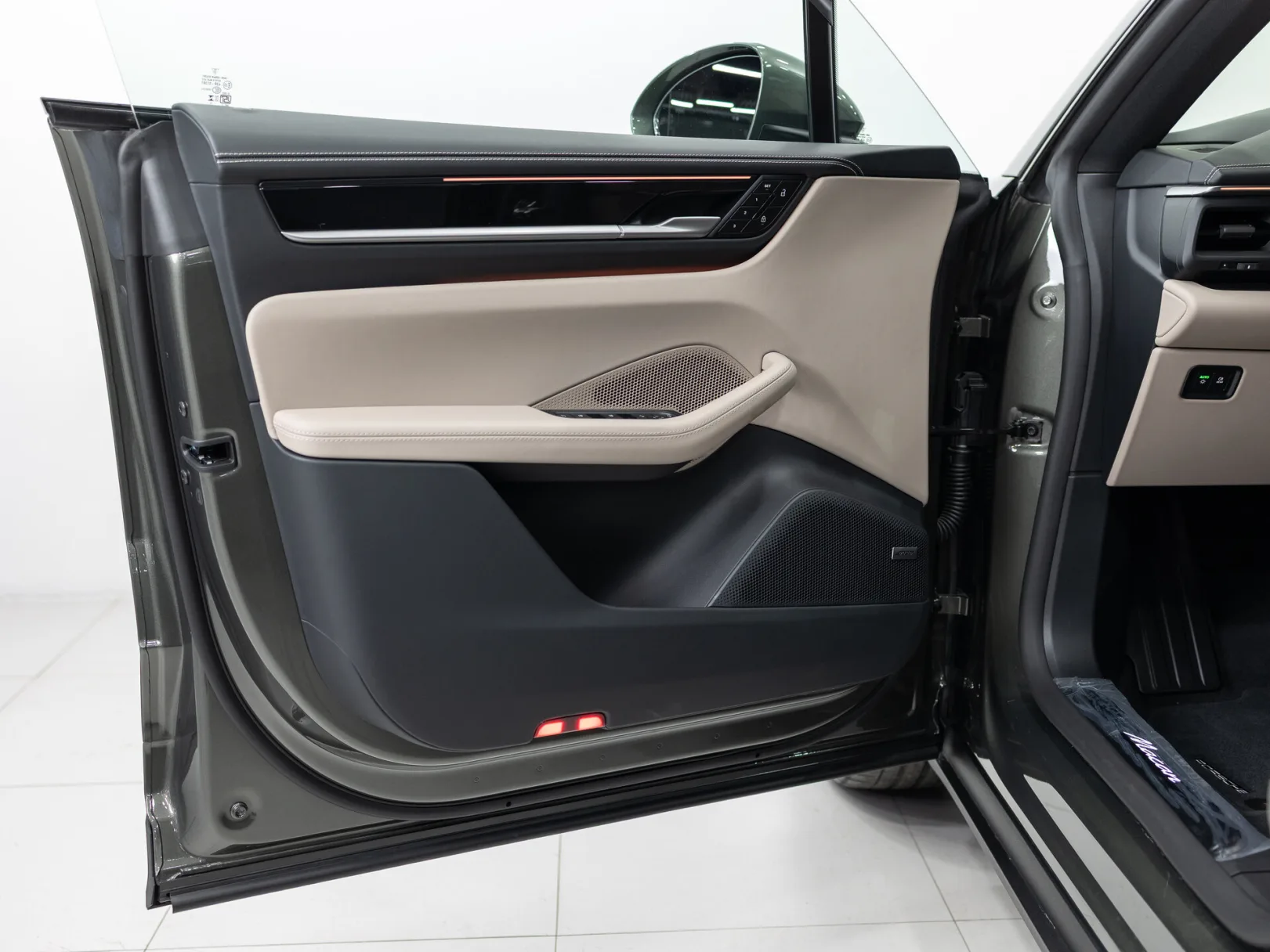 Porsche Macan Electric II, 2025 — экстерьер, фото 8