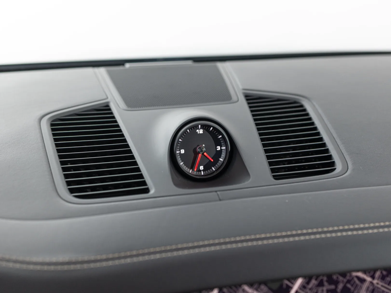 Porsche Cayenne Platinum Edition III, 2023 — экстерьер, фото 16
