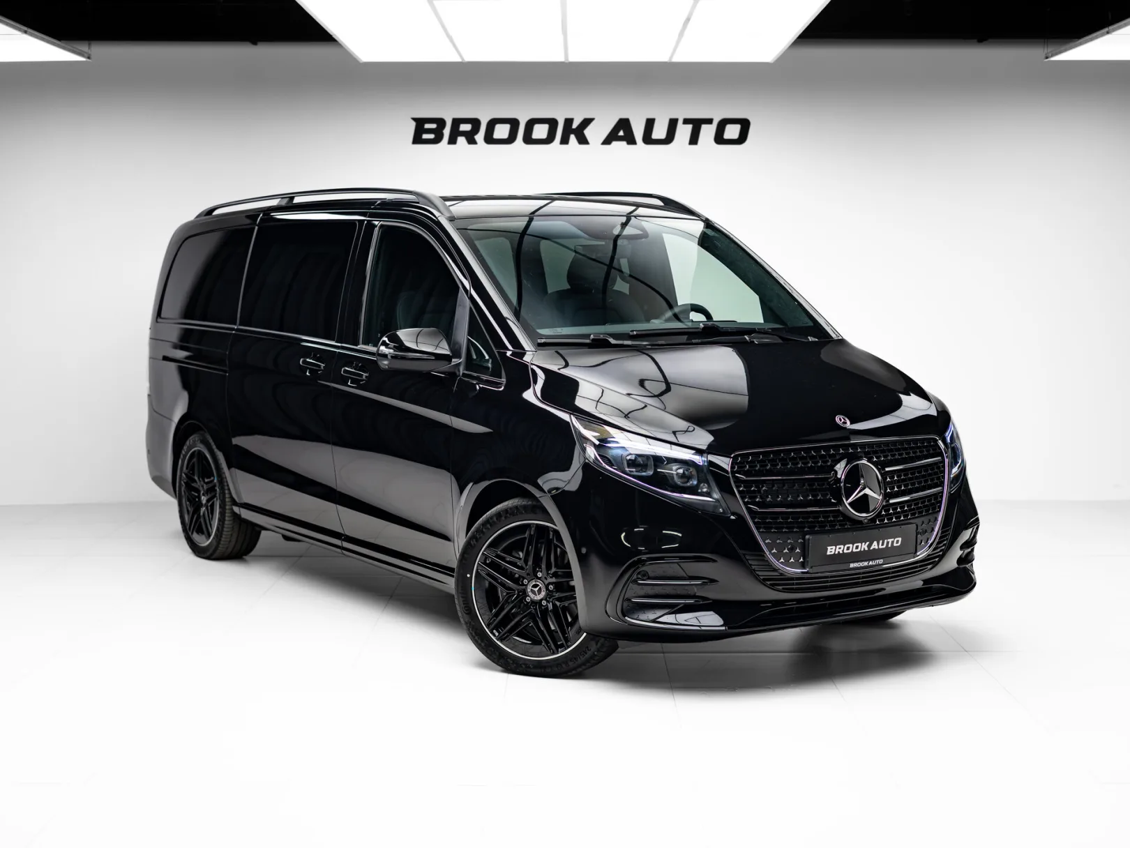 Mercedes-Benz V-Класс Exclusive AMG Line III (W447) Рестайлинг 2, 2026 — экстерьер, фото 3