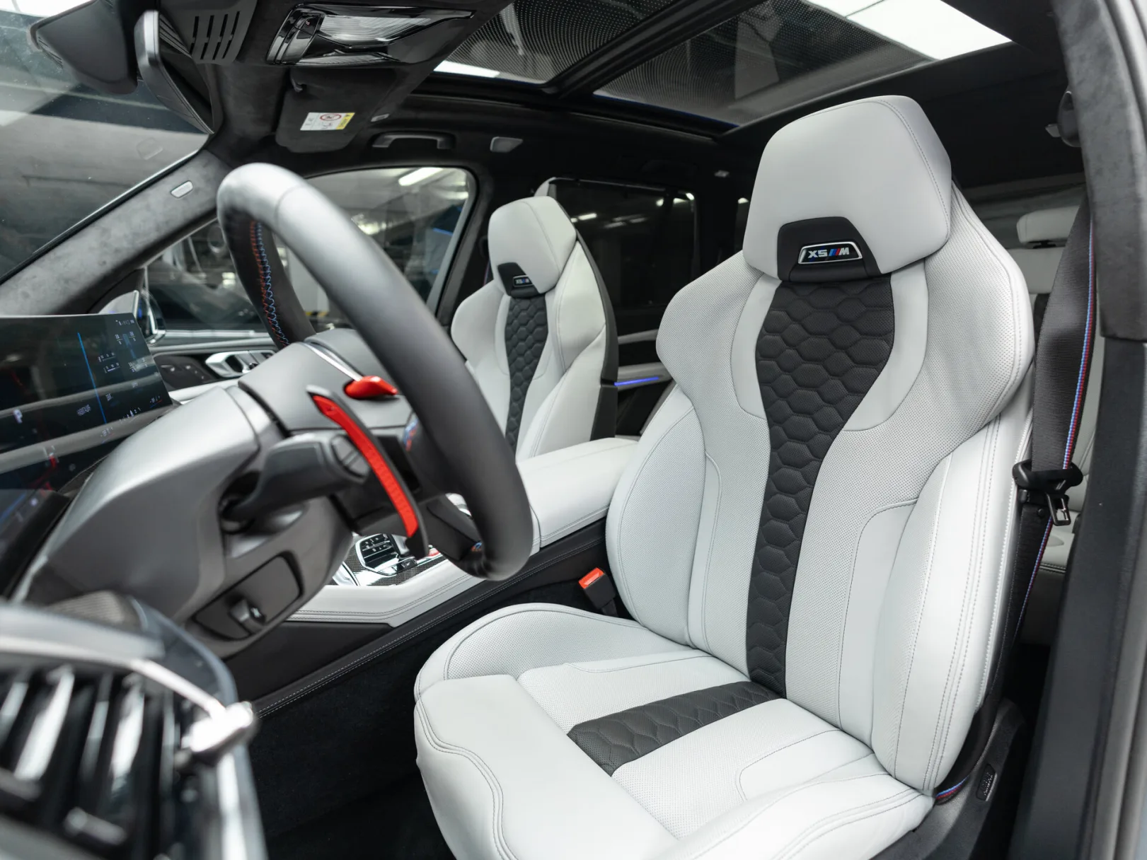 BMW X5 M Competition III (F95) Рестайлинг, 2026 — экстерьер, фото 11
