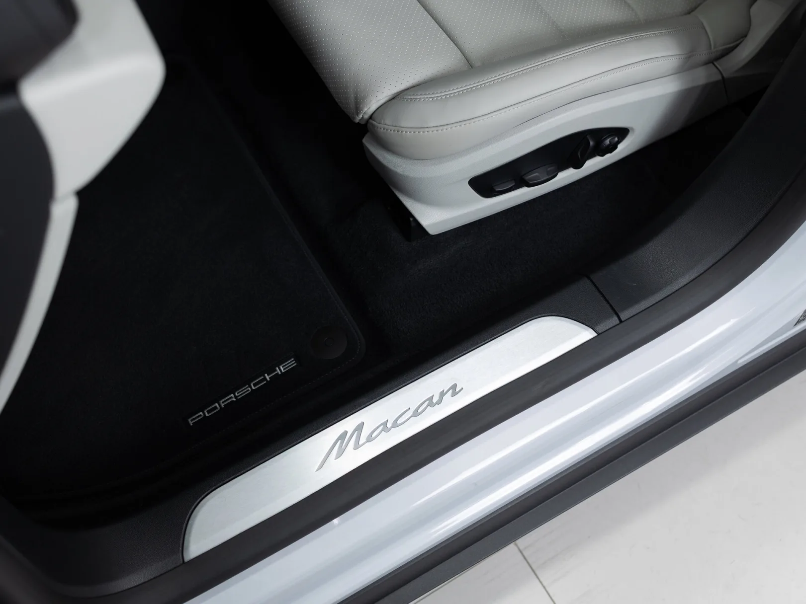 Porsche Macan Electric II, 2025 — экстерьер, фото 12