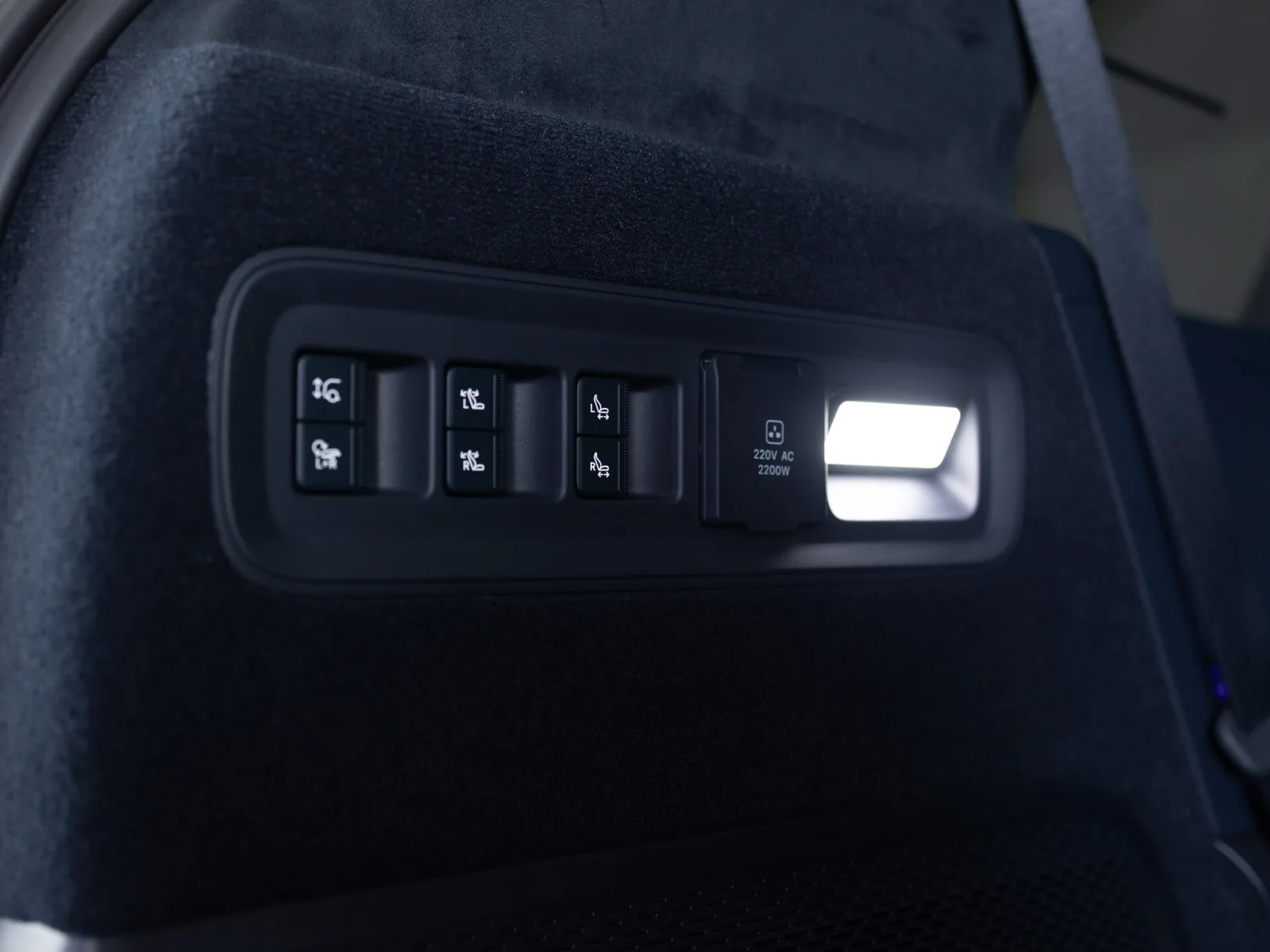 Zeekr 9X Max (6 seats) I, 2025 — экстерьер, фото 39