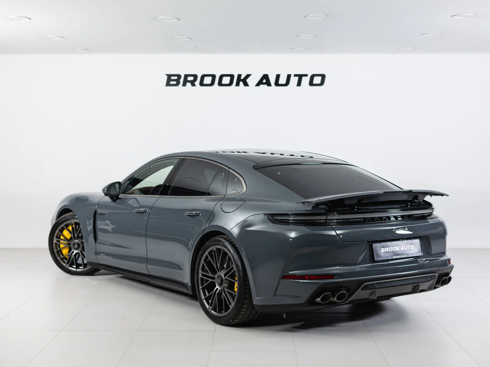 Porsche Panamera Turbo S E-Hybrid III, 2026 — экстерьер, фото 4