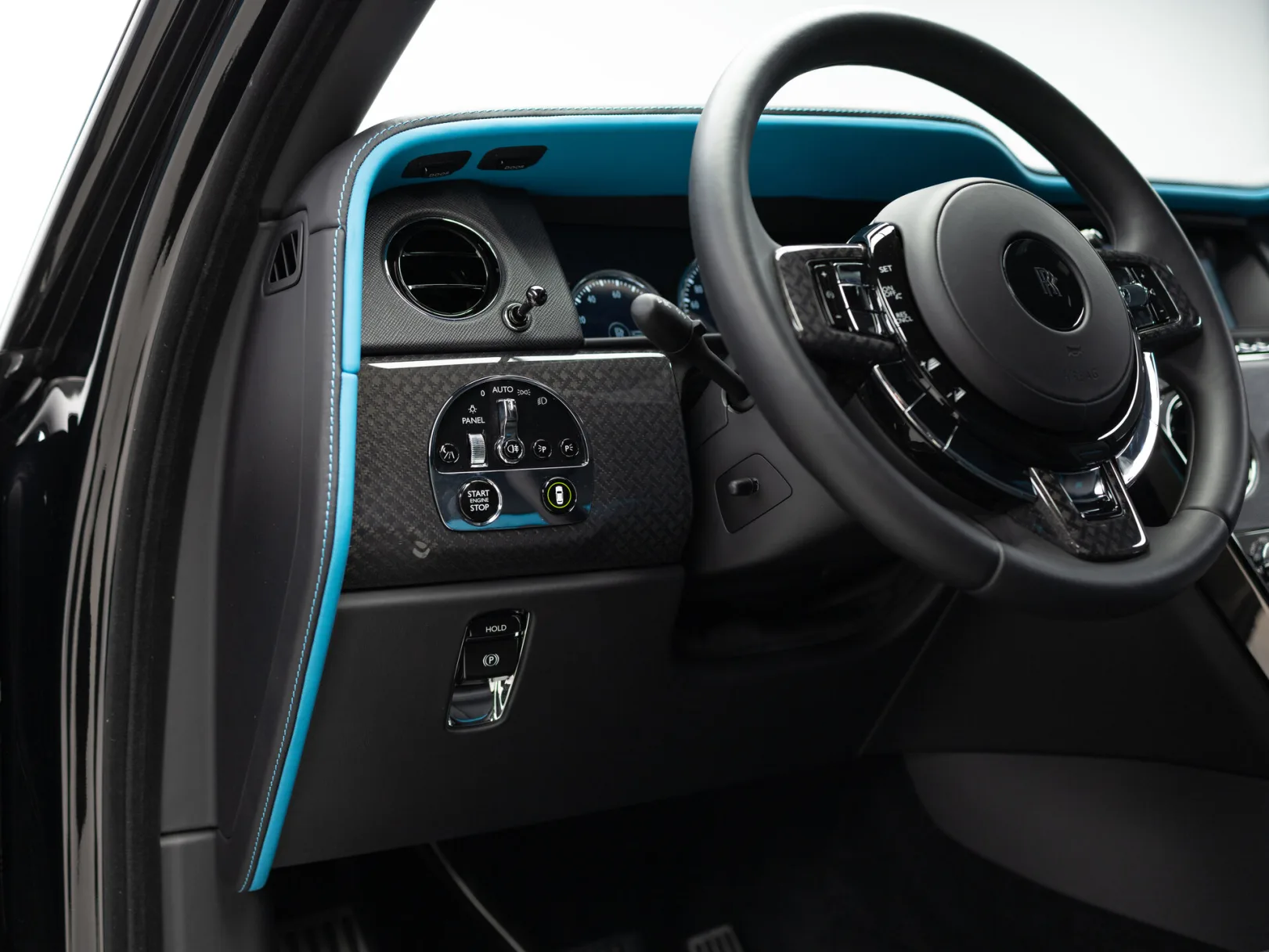 Rolls-Royce Cullinan Individual I (Series I), 2024 — экстерьер, фото 14
