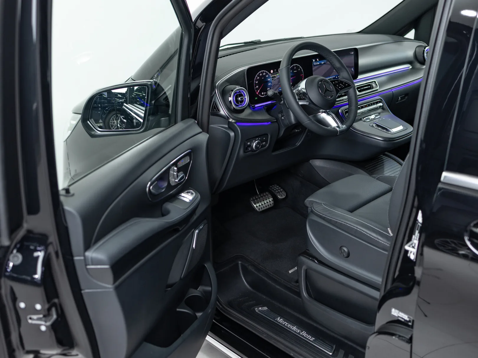 Mercedes-Benz V-Класс Exclusive AMG Line III (W447) Рестайлинг 2, 2024 — экстерьер, фото 7