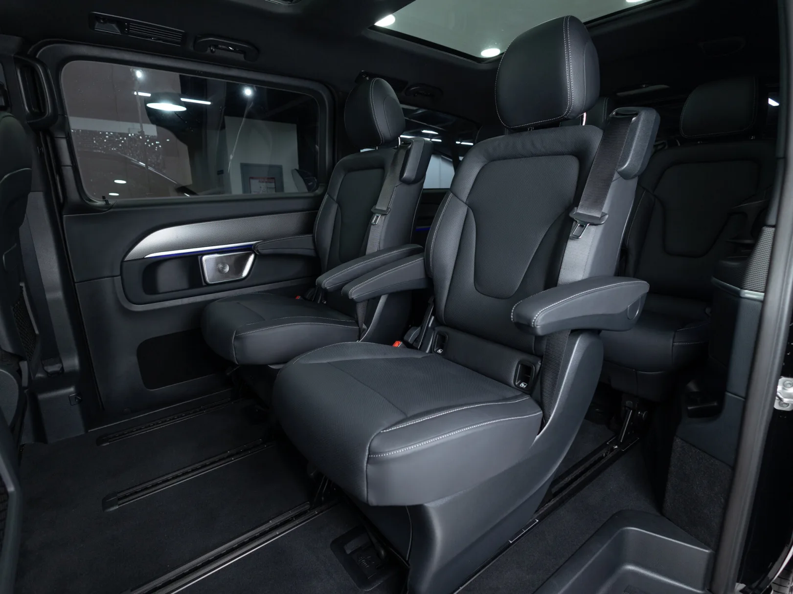 Mercedes-Benz V-Класс Exclusive AMG Line III (W447) Рестайлинг 2, 2024 — экстерьер, фото 31