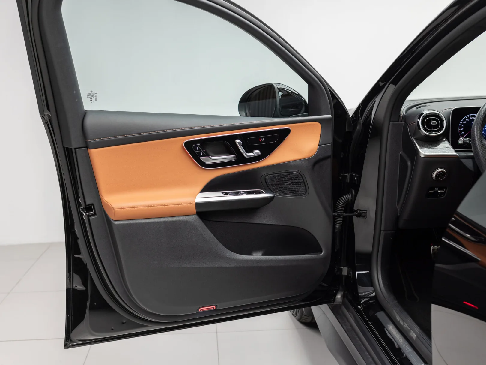 Mercedes-Benz GLC Coupe GLC 260 4MATIC Coupe II (C254), 2025 — экстерьер, фото 8