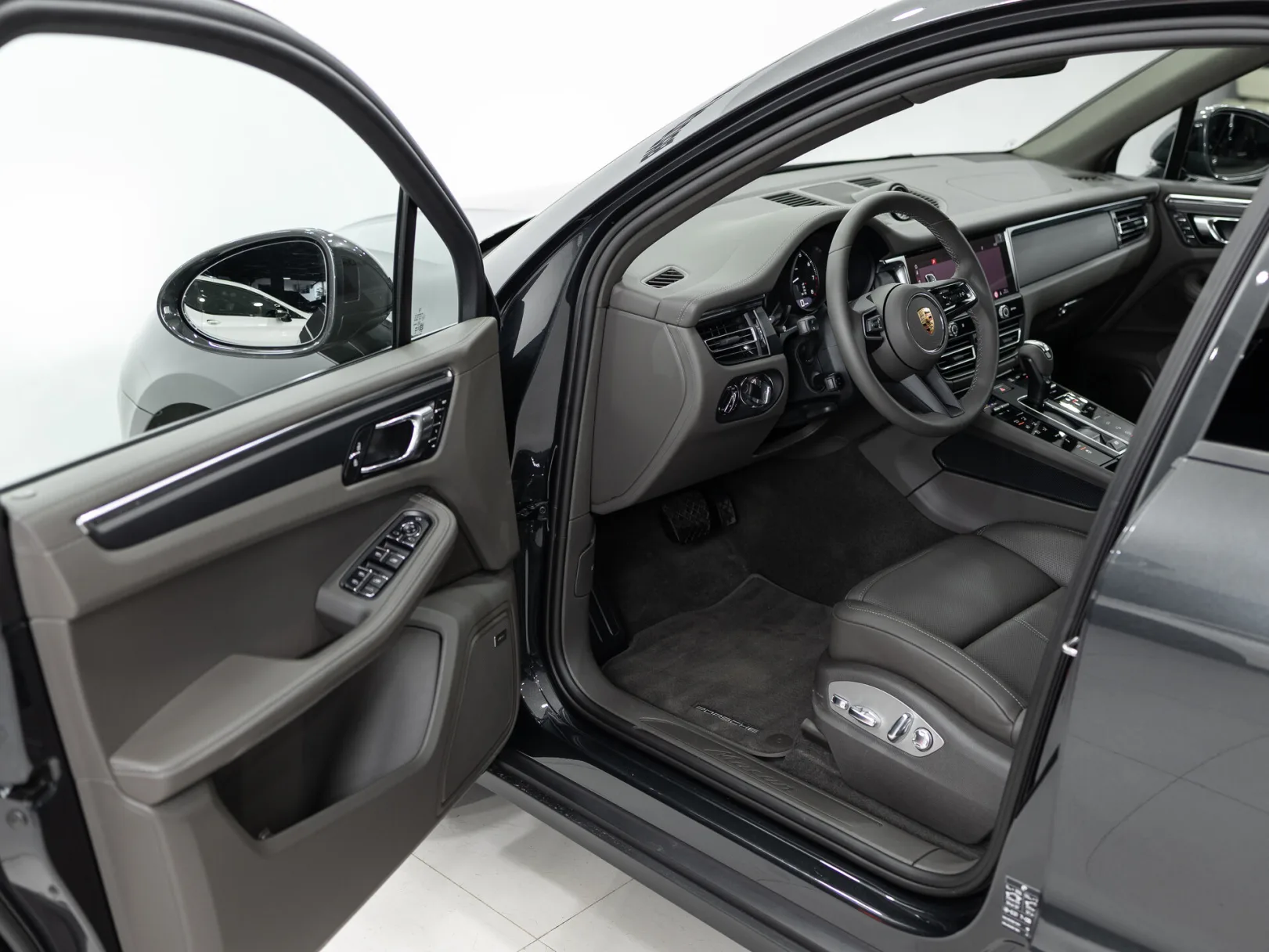 Porsche Macan Базовая I Рестайлинг 2, 2025 — экстерьер, фото 7