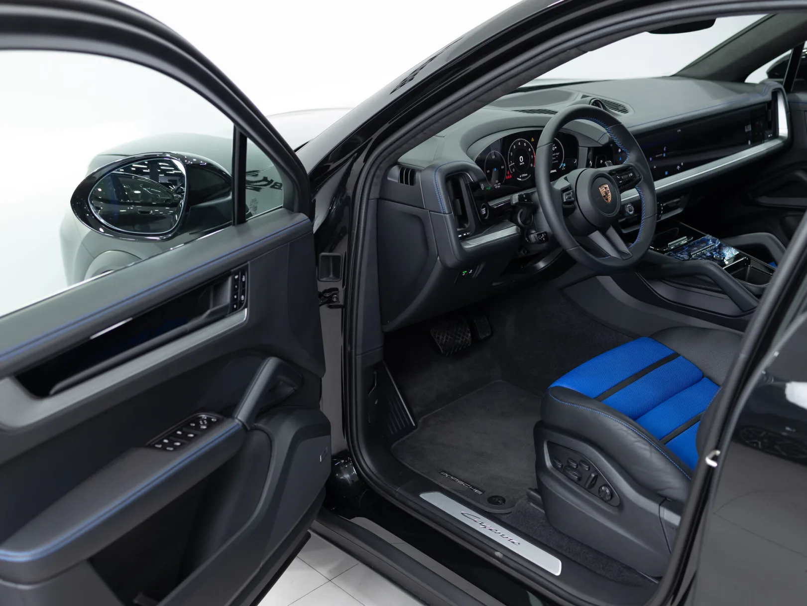 Porsche Cayenne Coupé III Рестайлинг, 2025 — экстерьер, фото 7