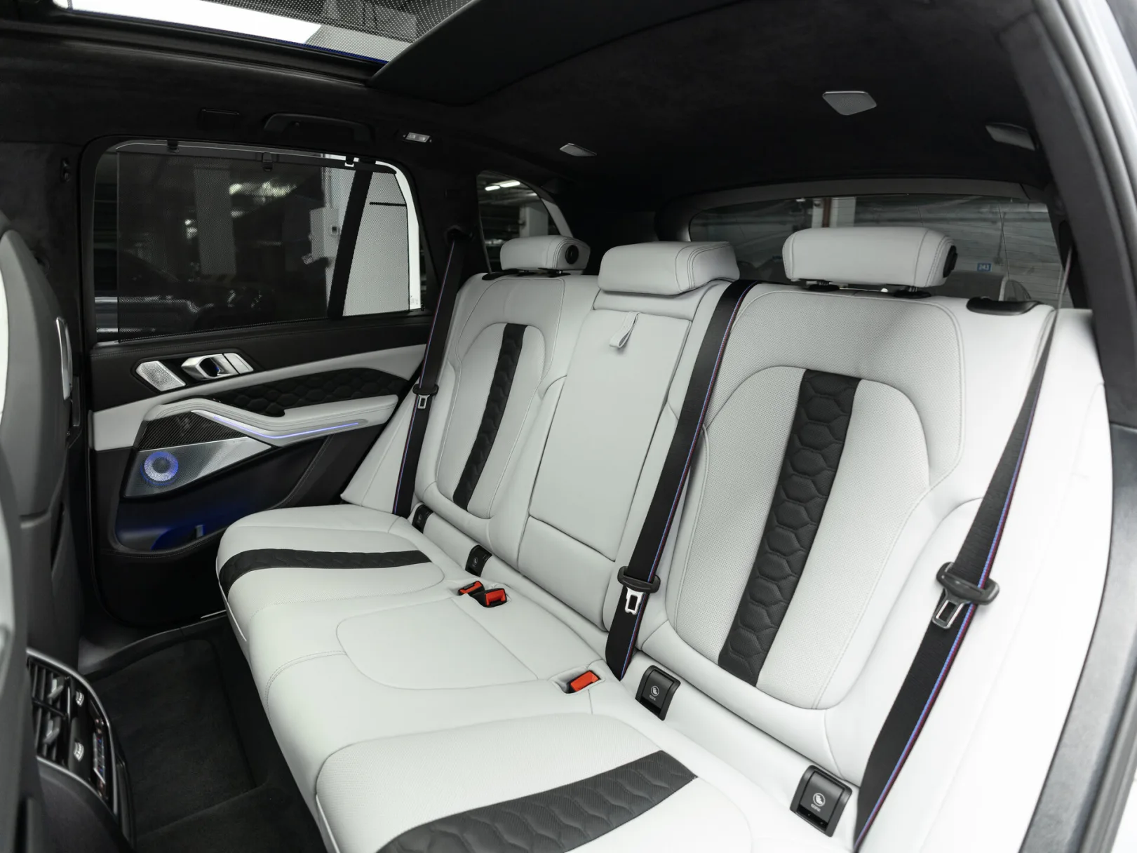 BMW X5 M Competition III (F95) Рестайлинг, 2026 — экстерьер, фото 32
