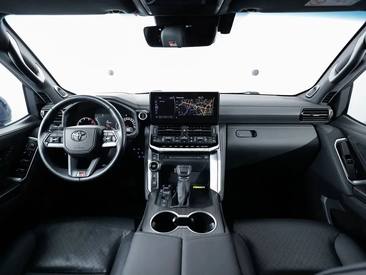 Toyota Land Cruiser 300 Series, 2021 — экстерьер, фото 12