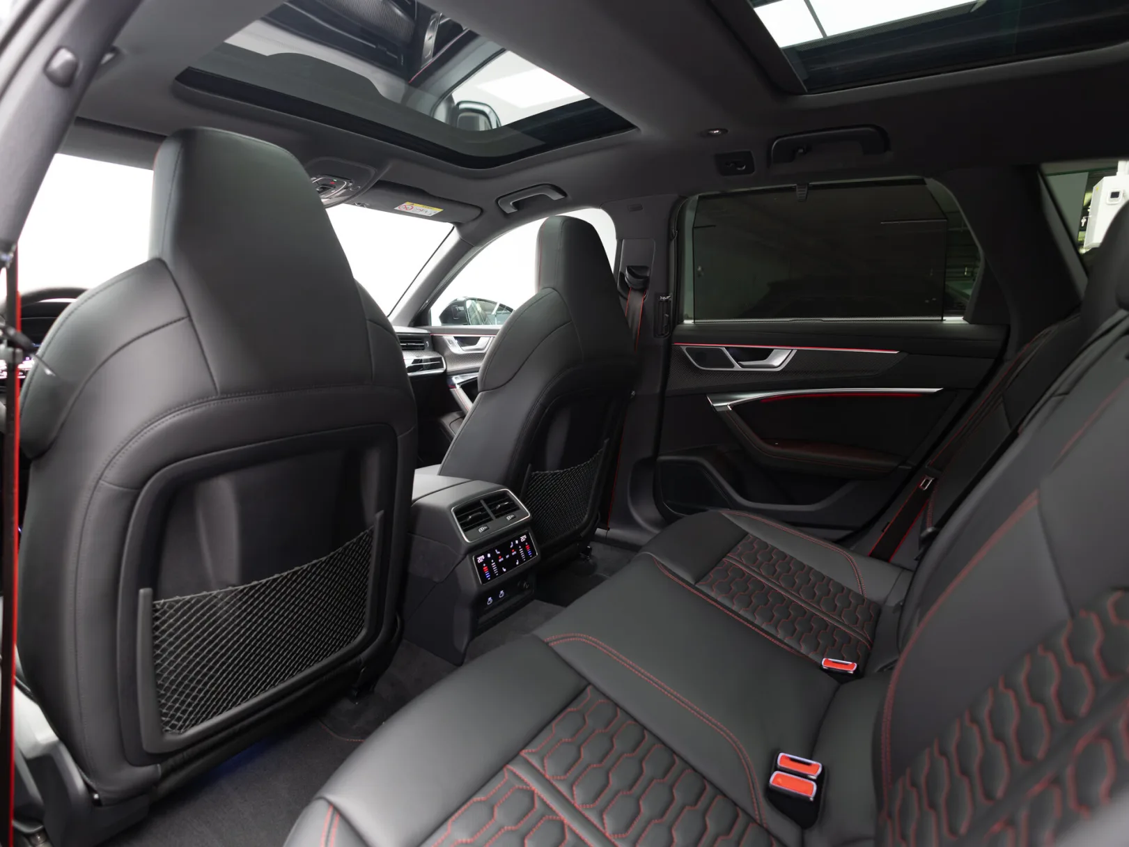Audi RS 6 RS6 Avant performance IV (C8), 2025 — экстерьер, фото 26