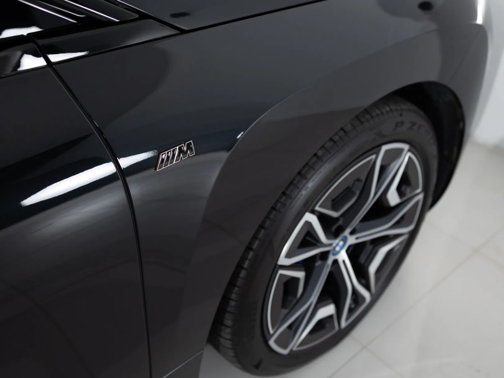 BMW iX I (I20), 2023 — экстерьер, фото 27