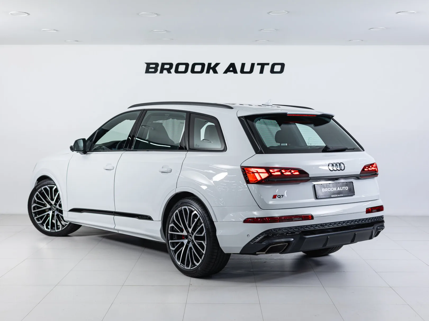 Audi Q7 55 TFSI quattro tiptronic II (4M) Рестайлинг 2, 2024 — экстерьер, фото 6