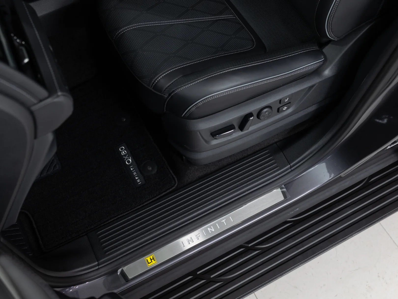 Infiniti QX80 Sensory II, 2026 — экстерьер, фото 14