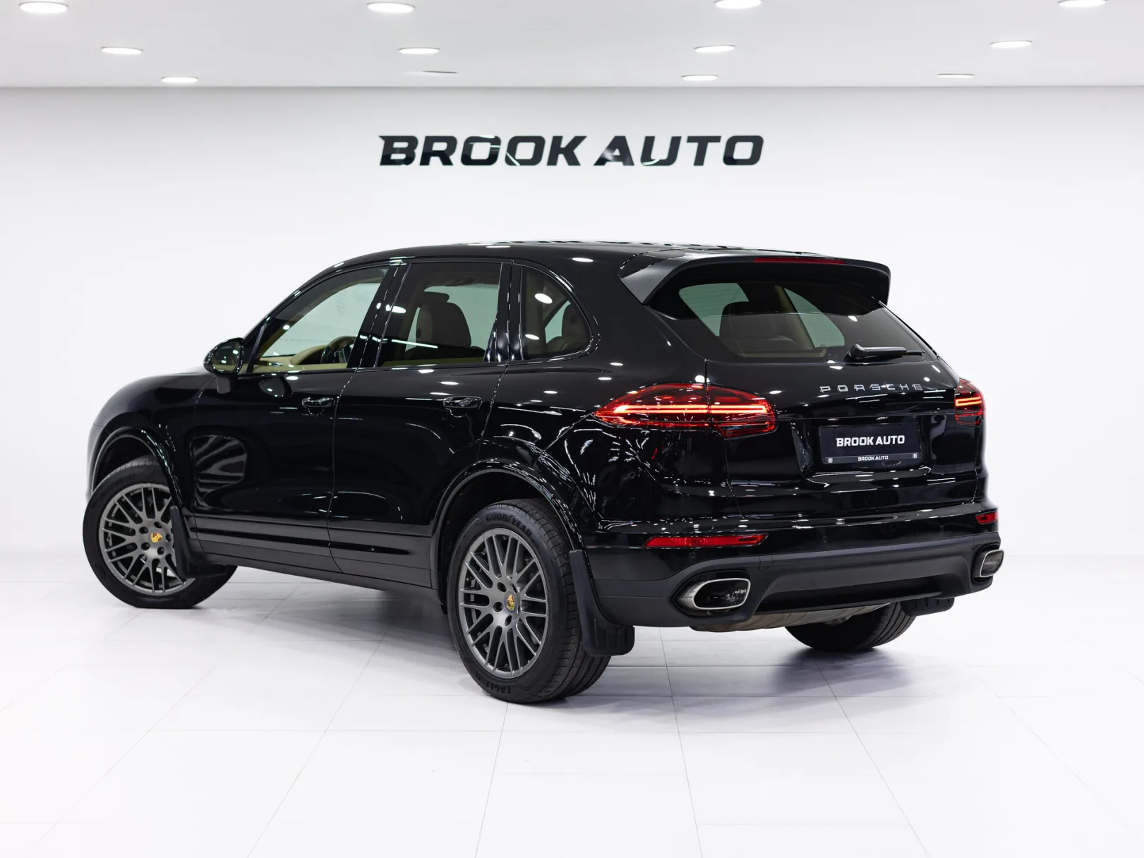 Porsche Cayenne Diesel Platinum Edition II Рестайлинг (958), 2016 — экстерьер, фото 6