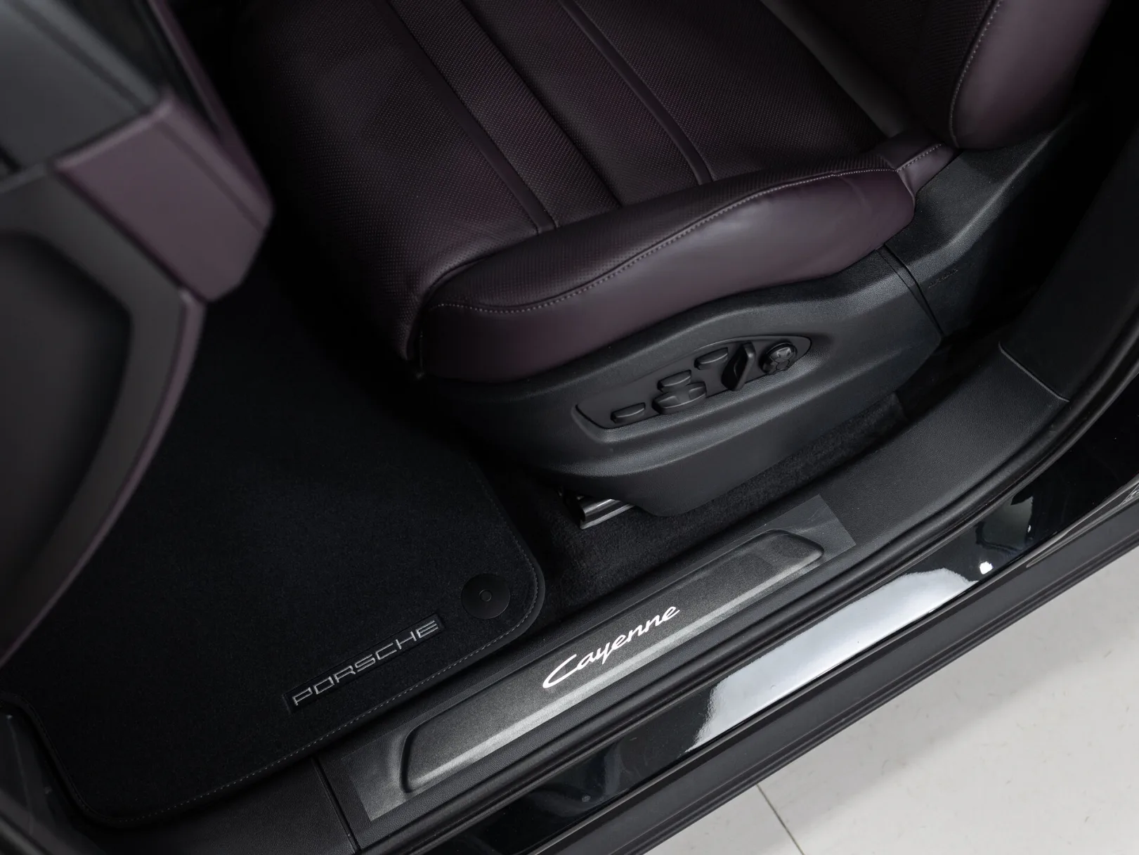 Porsche Cayenne Coupé III Рестайлинг, 2026 — экстерьер, фото 12