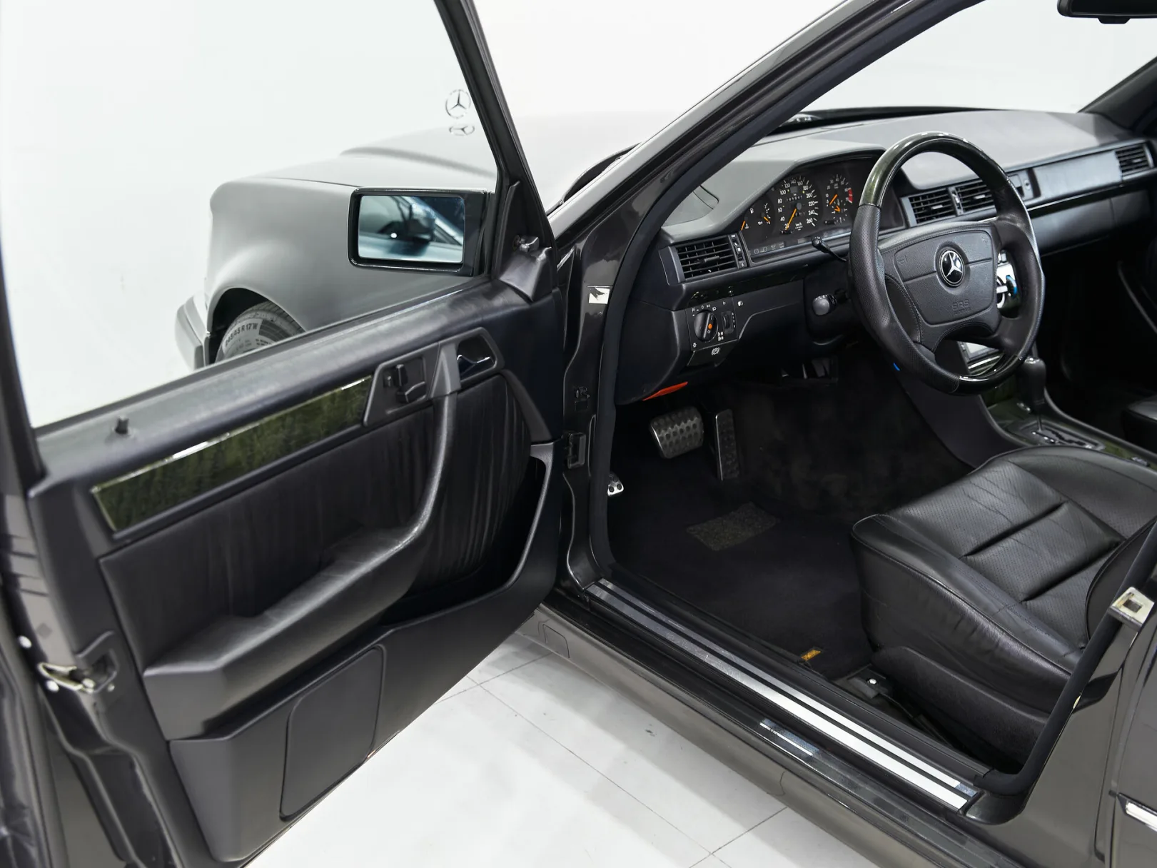 Mercedes-Benz W124 I, 1992 — экстерьер, фото 7