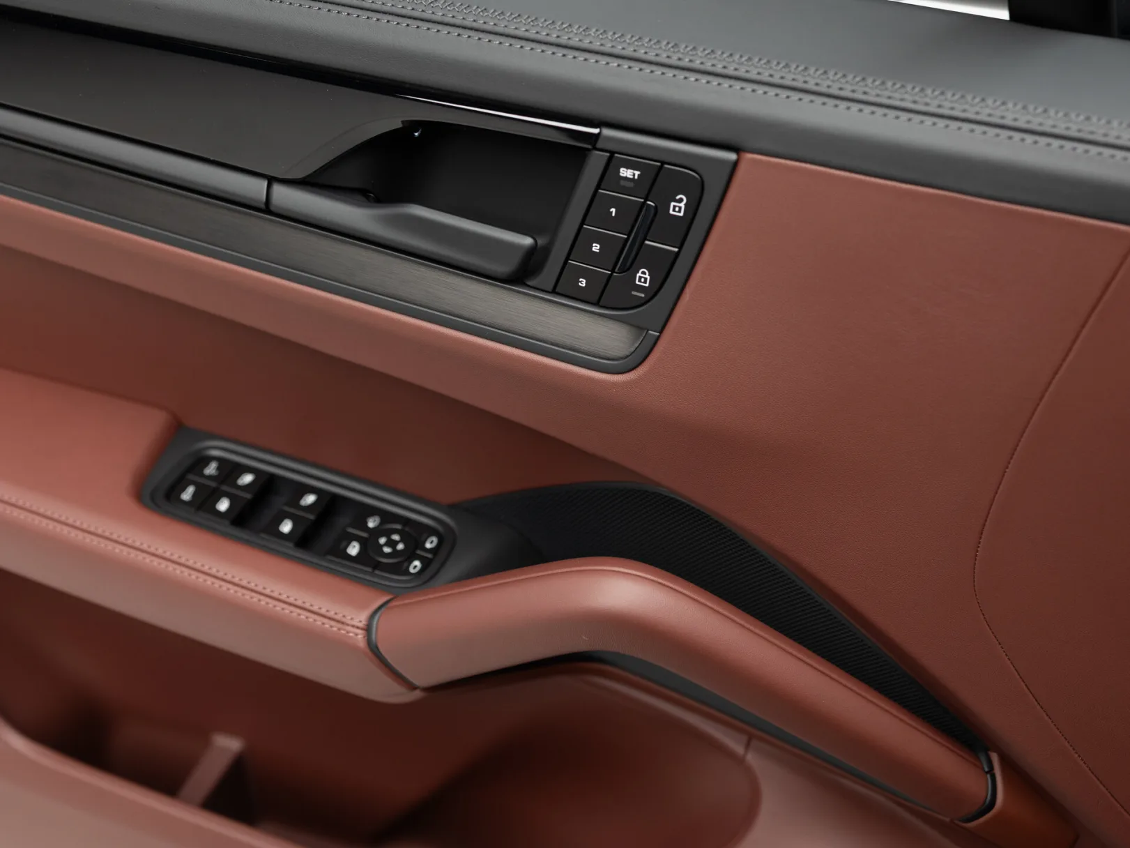 Porsche Cayenne GTS III Рестайлинг, 2026 — экстерьер, фото 13