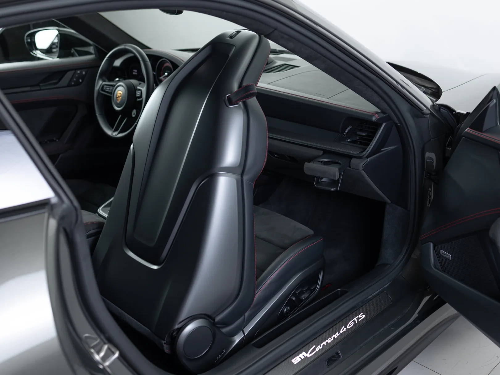 Porsche 911 Carrera 4 GTS VIII (992), 2021 — экстерьер, фото 27