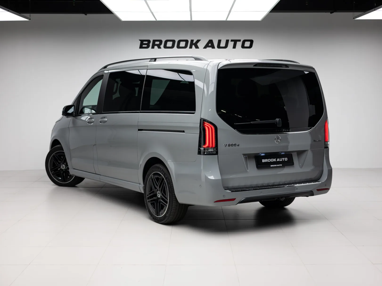 Mercedes-Benz V-Класс Exclusive AMG Line III (W447) Рестайлинг 2, 2026 — экстерьер, фото 6
