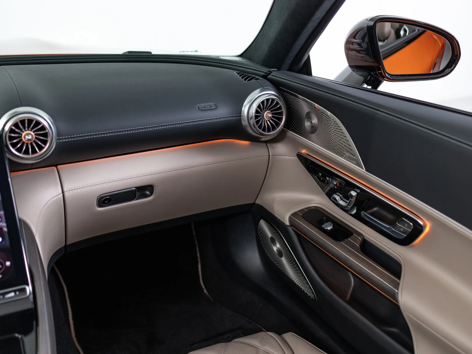 Mercedes-Benz SL-Класс AMG SL 63 S E Performance IV (R232), 2024 — экстерьер, фото 23