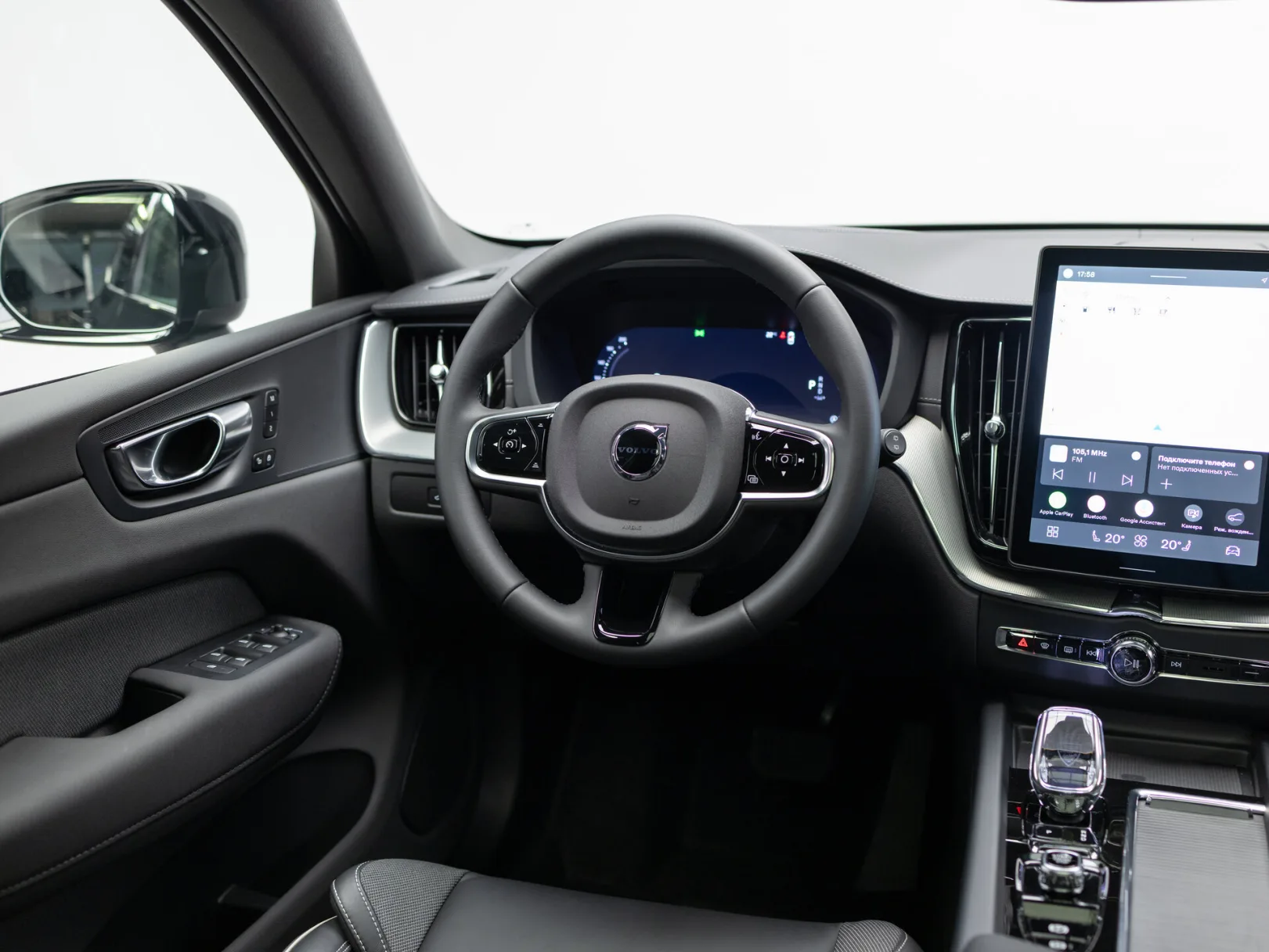 Volvo XC60 Polar Night Black II Рестайлинг 2, 2026 — экстерьер, фото 17