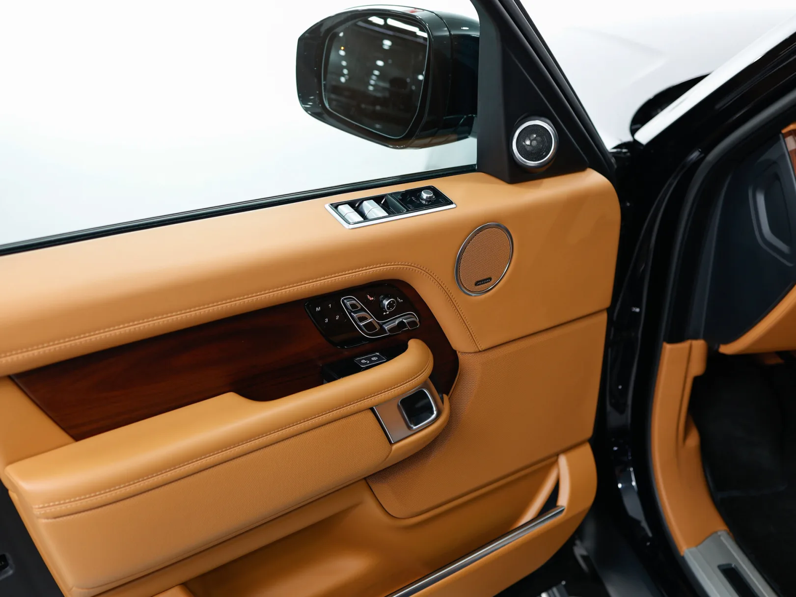 Land Rover Range Rover SVAutobiography IV Рестайлинг, 2020 — экстерьер, фото 9