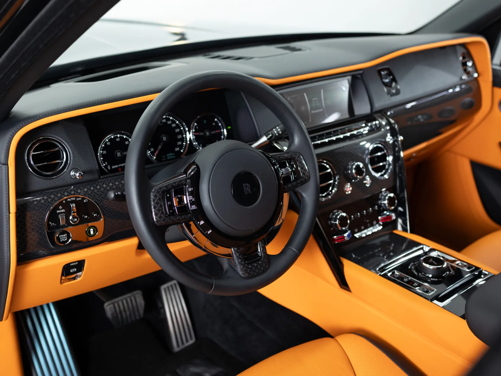 Rolls-Royce Cullinan Individual I (Series I), 2023 — экстерьер, фото 9
