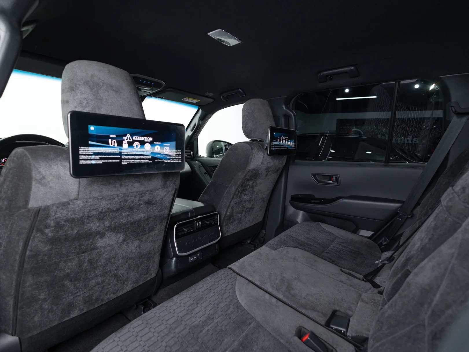 Toyota Land Cruiser GXR 300 Series, 2022 — экстерьер, фото 24