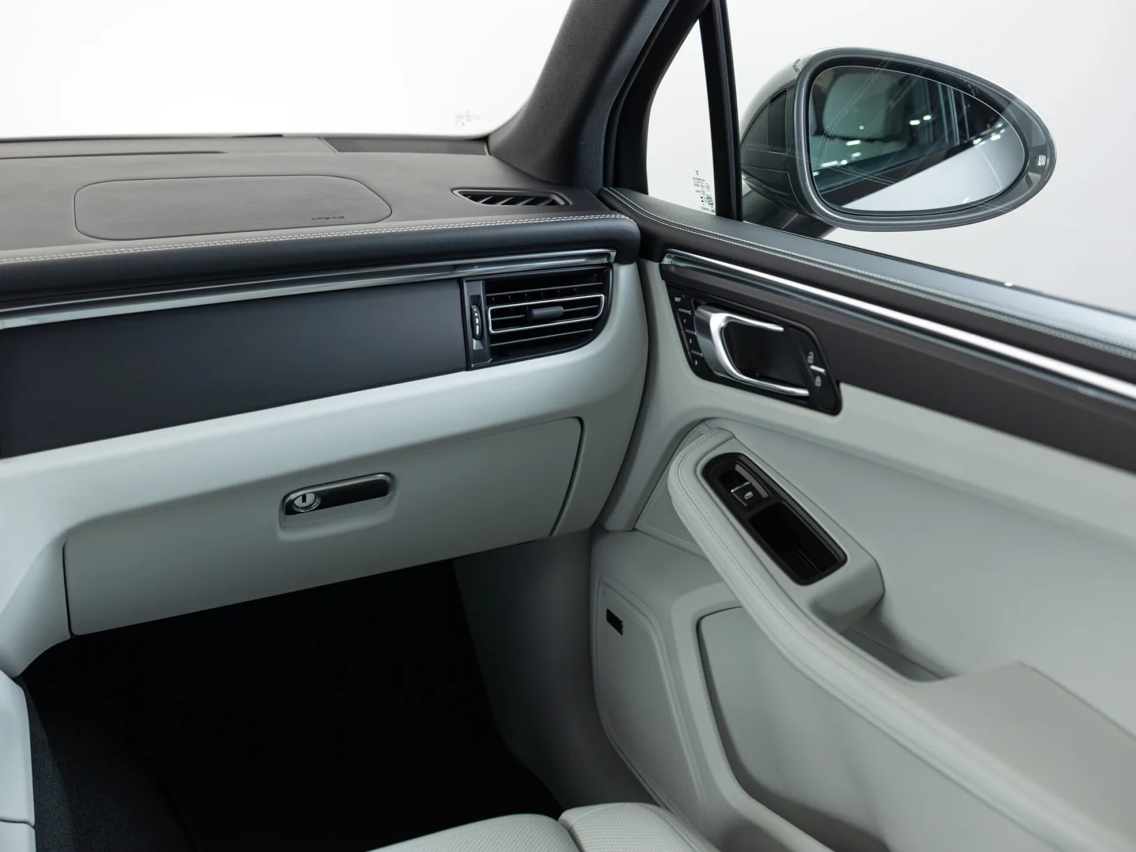 Porsche Macan T I Рестайлинг 2, 2025 — экстерьер, фото 17