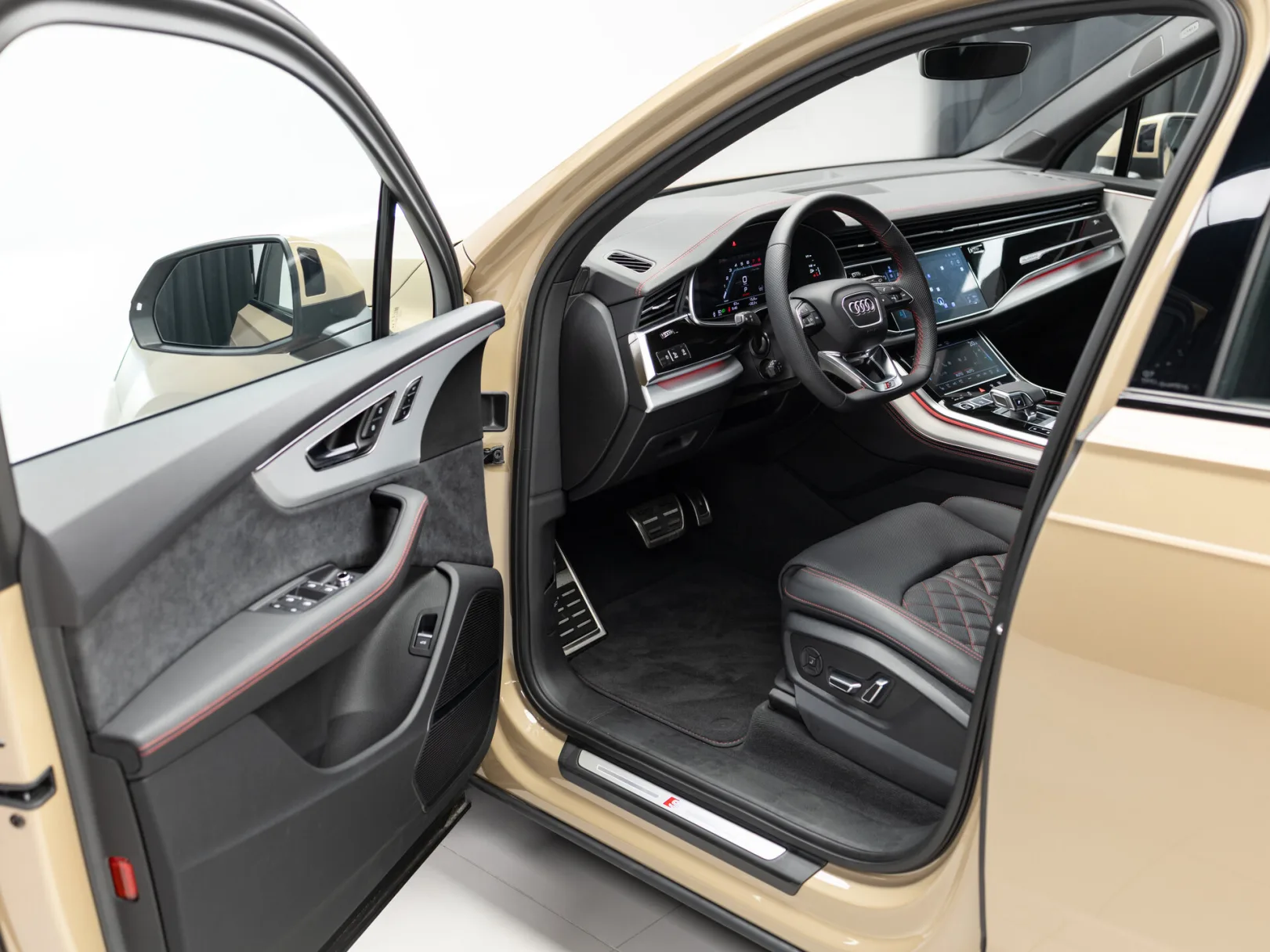 Audi Q7 55 TFSI quattro tiptronic II (4M) Рестайлинг 2, 2024 — экстерьер, фото 7
