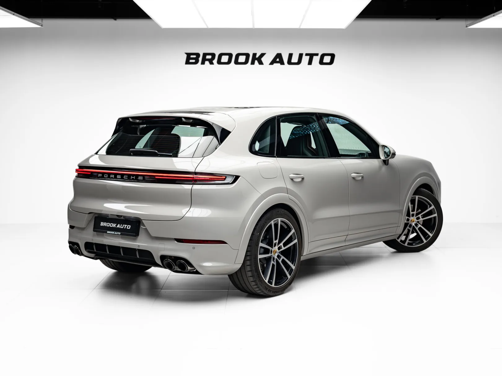 Porsche Cayenne Базовая III Рестайлинг, 2023 — экстерьер, фото 4