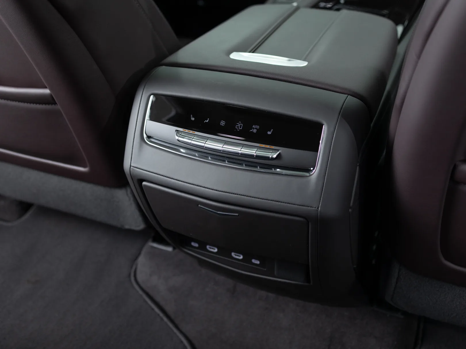 Cadillac Escalade Premium Luxury Platinum V, 2023 — экстерьер, фото 25