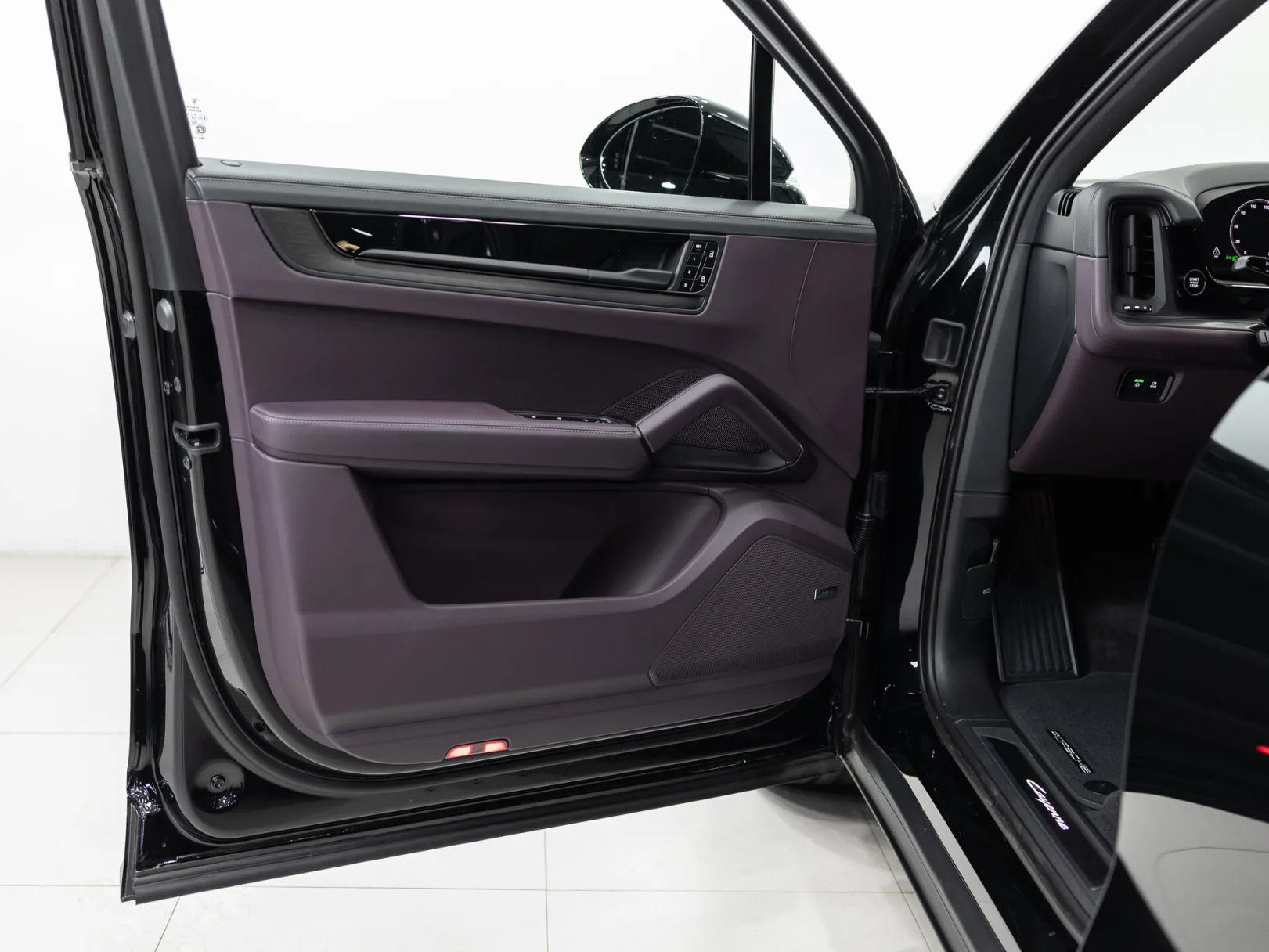 Porsche Cayenne Базовая III Рестайлинг, 2026 — экстерьер, фото 8