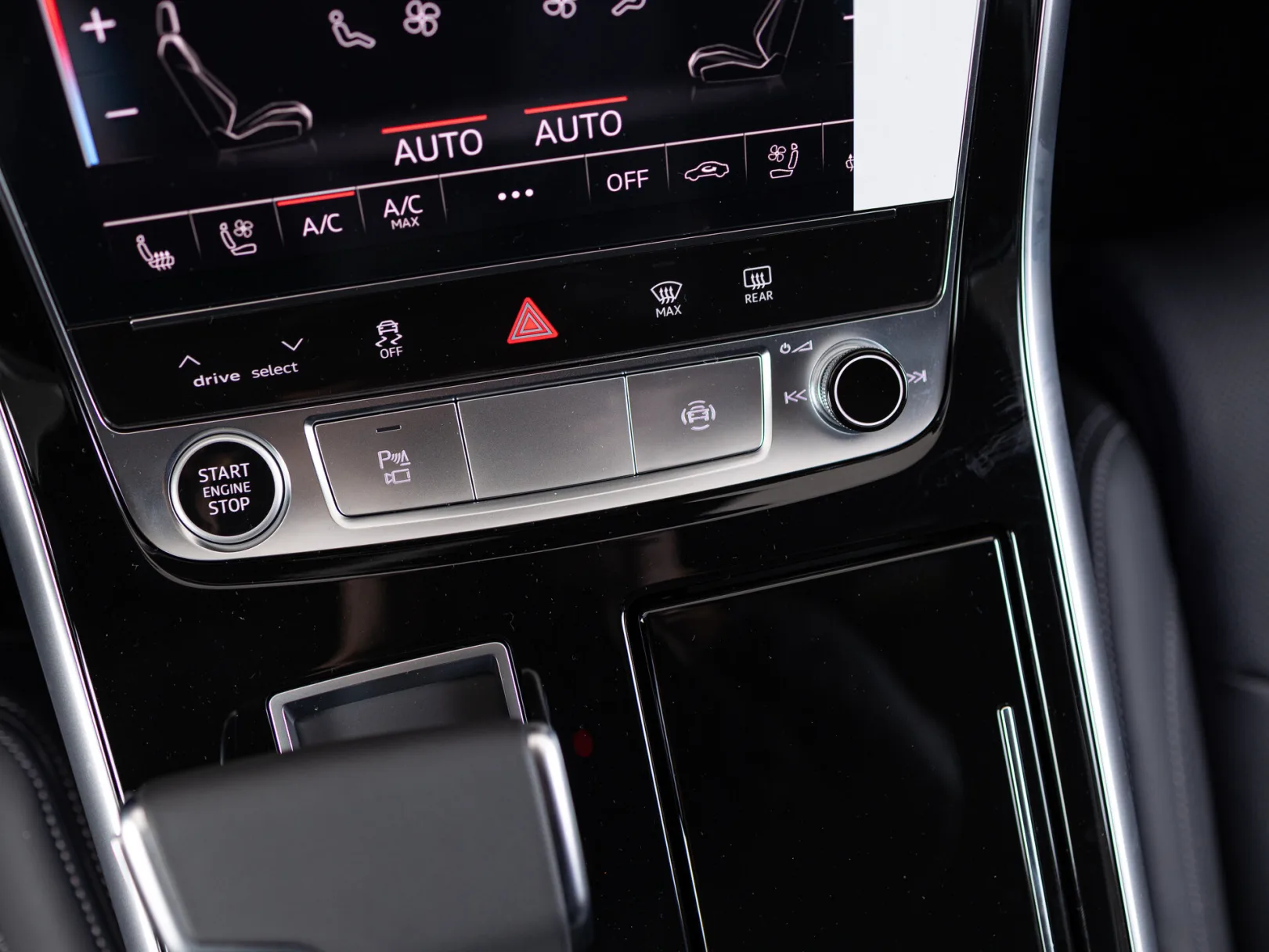 Audi Q7 55 TFSI quattro tiptronic II (4M) Рестайлинг 2, 2024 — экстерьер, фото 18
