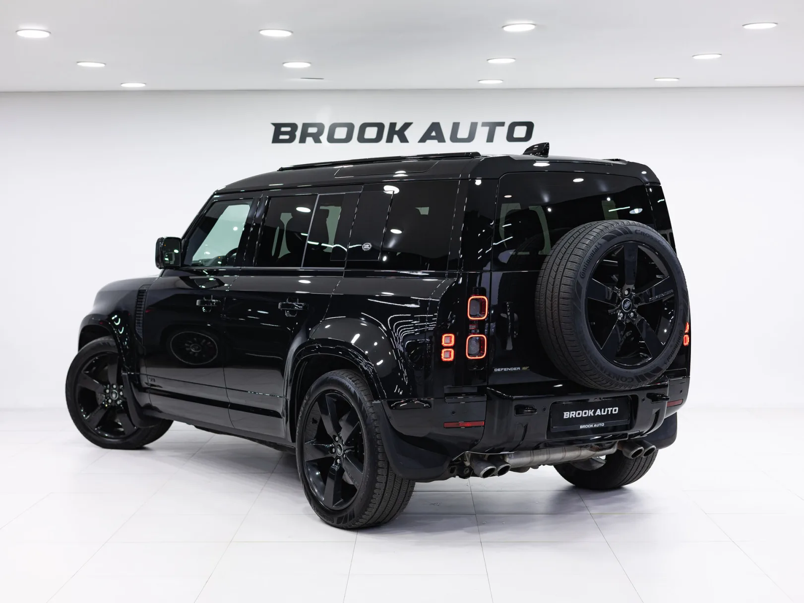 Land Rover Defender Bond Edition II, 2021 — экстерьер, фото 6
