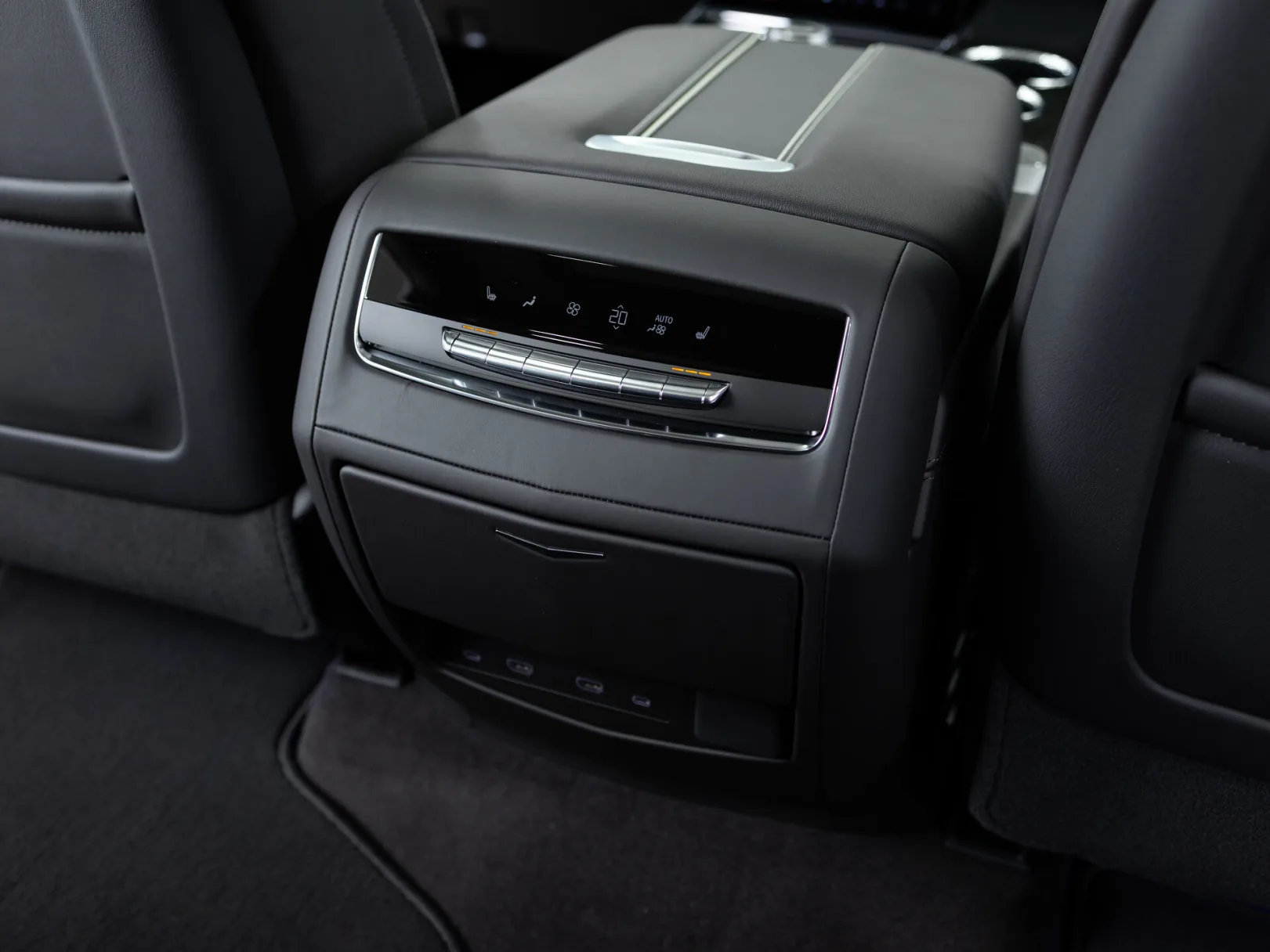 Cadillac Escalade-V V-series I Рестайлинг, 2025 — экстерьер, фото 33