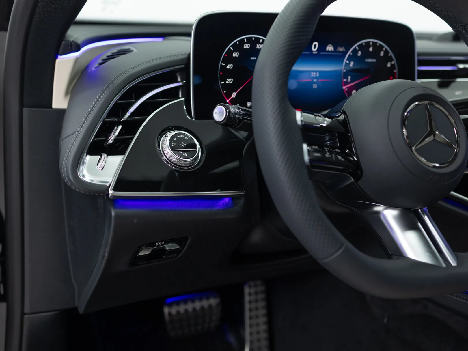 Mercedes-Benz E-Класс E 300 4MATIC AMG Line VI (W214, S214), 2025 — экстерьер, фото 12