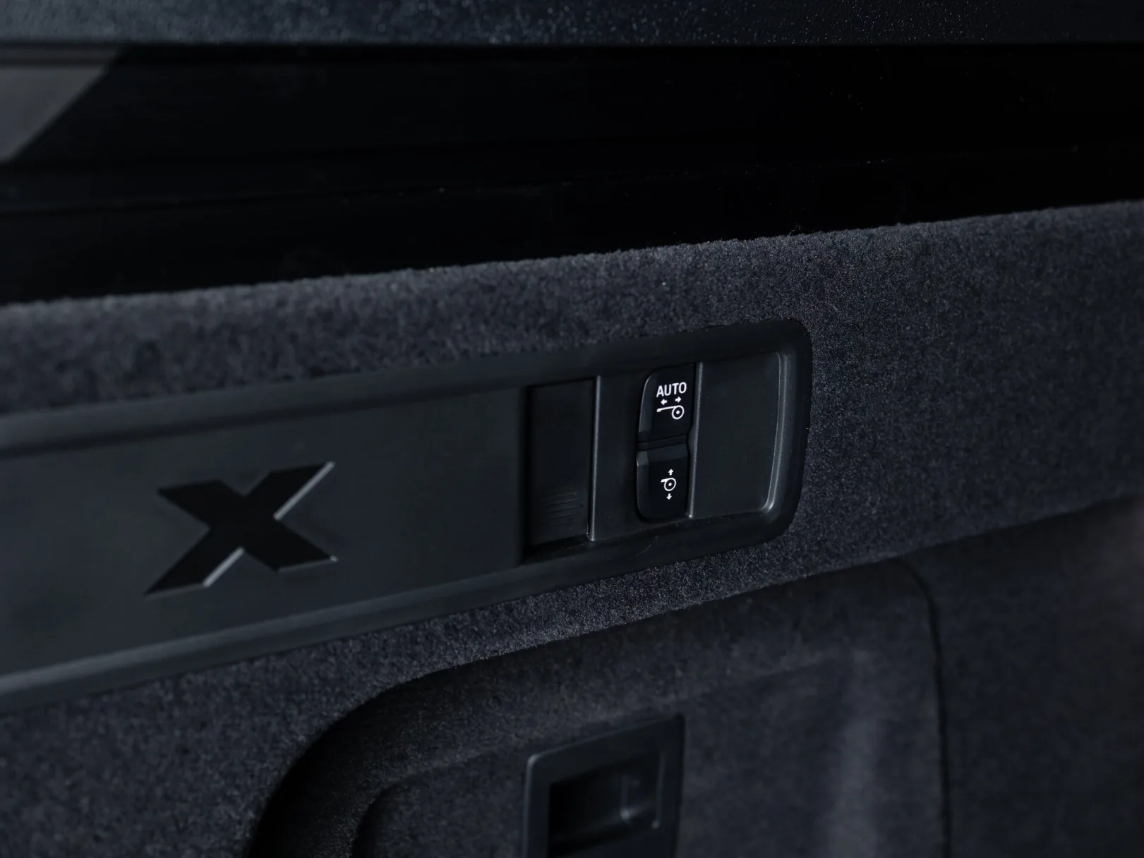 BMW X5 M60i Sport Pro IV (G05/G18) Рестайлинг, 2023 — экстерьер, фото 30