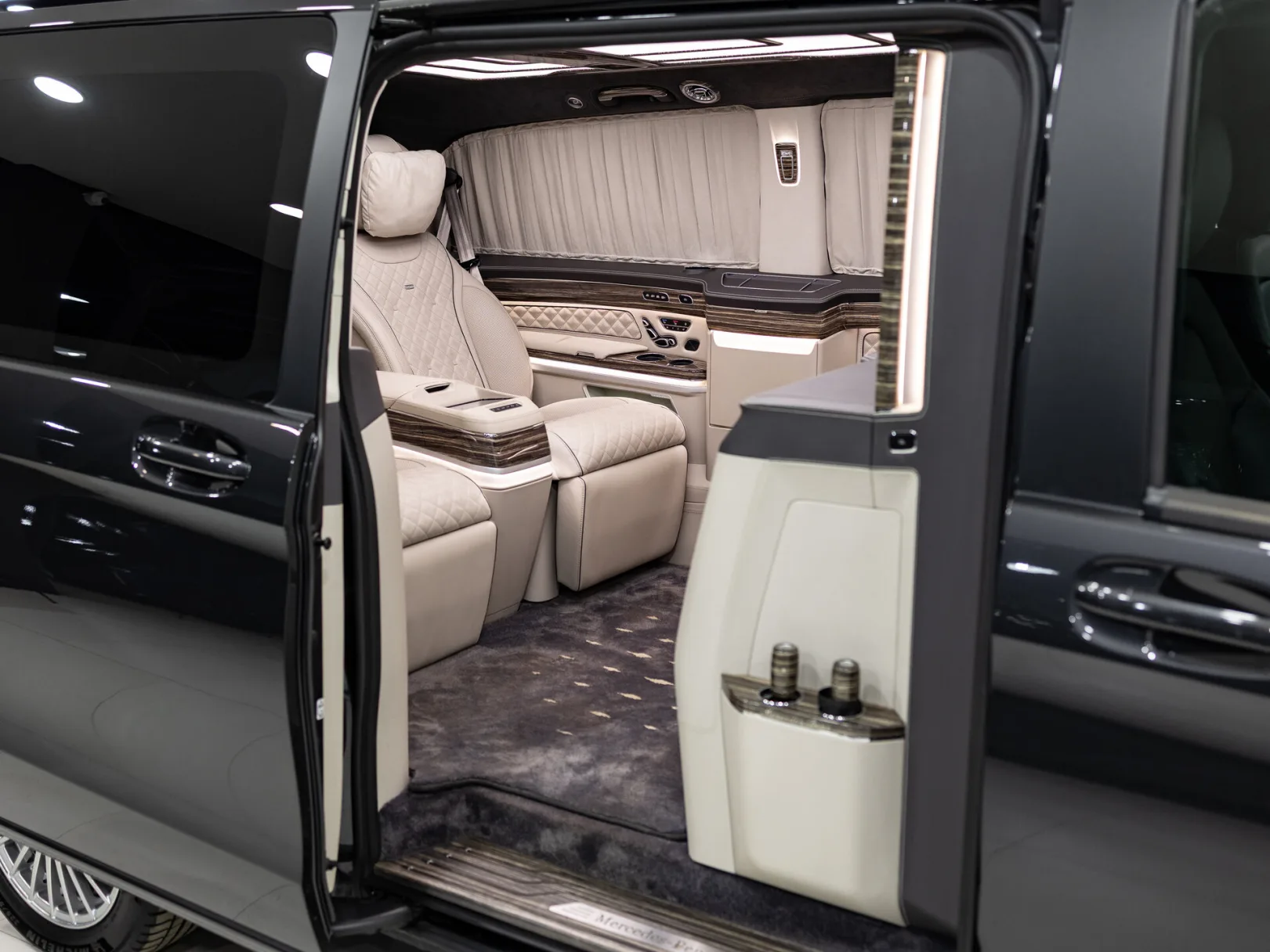 Mercedes-Benz V-Класс VIP III (W447) Рестайлинг, 2021 — экстерьер, фото 9