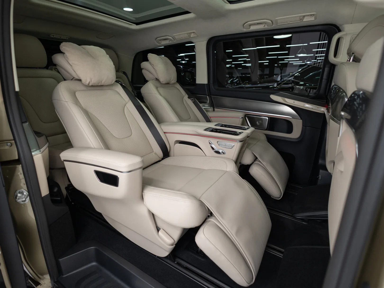 Mercedes-Benz V-Класс Exclusive III (W447) Рестайлинг 2, 2025 — экстерьер, фото 35