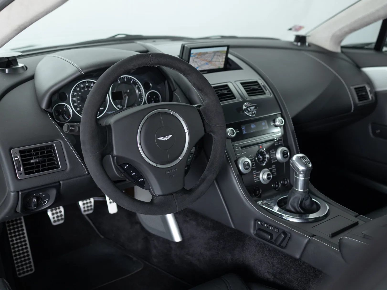 Aston Martin V12 Vantage Carbon Black I, 2010 — экстерьер, фото 16