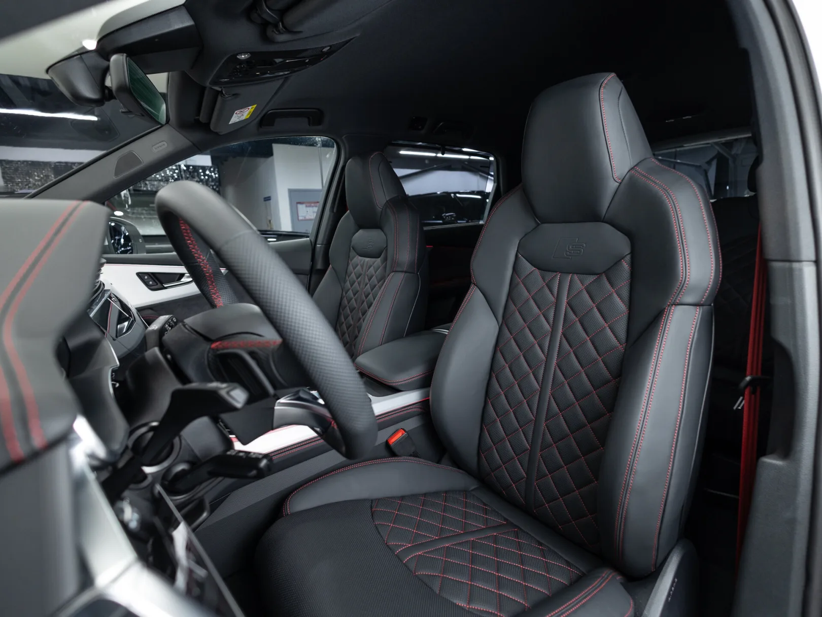 Audi Q7 55 TFSI quattro tiptronic II (4M) Рестайлинг 2, 2024 — экстерьер, фото 11