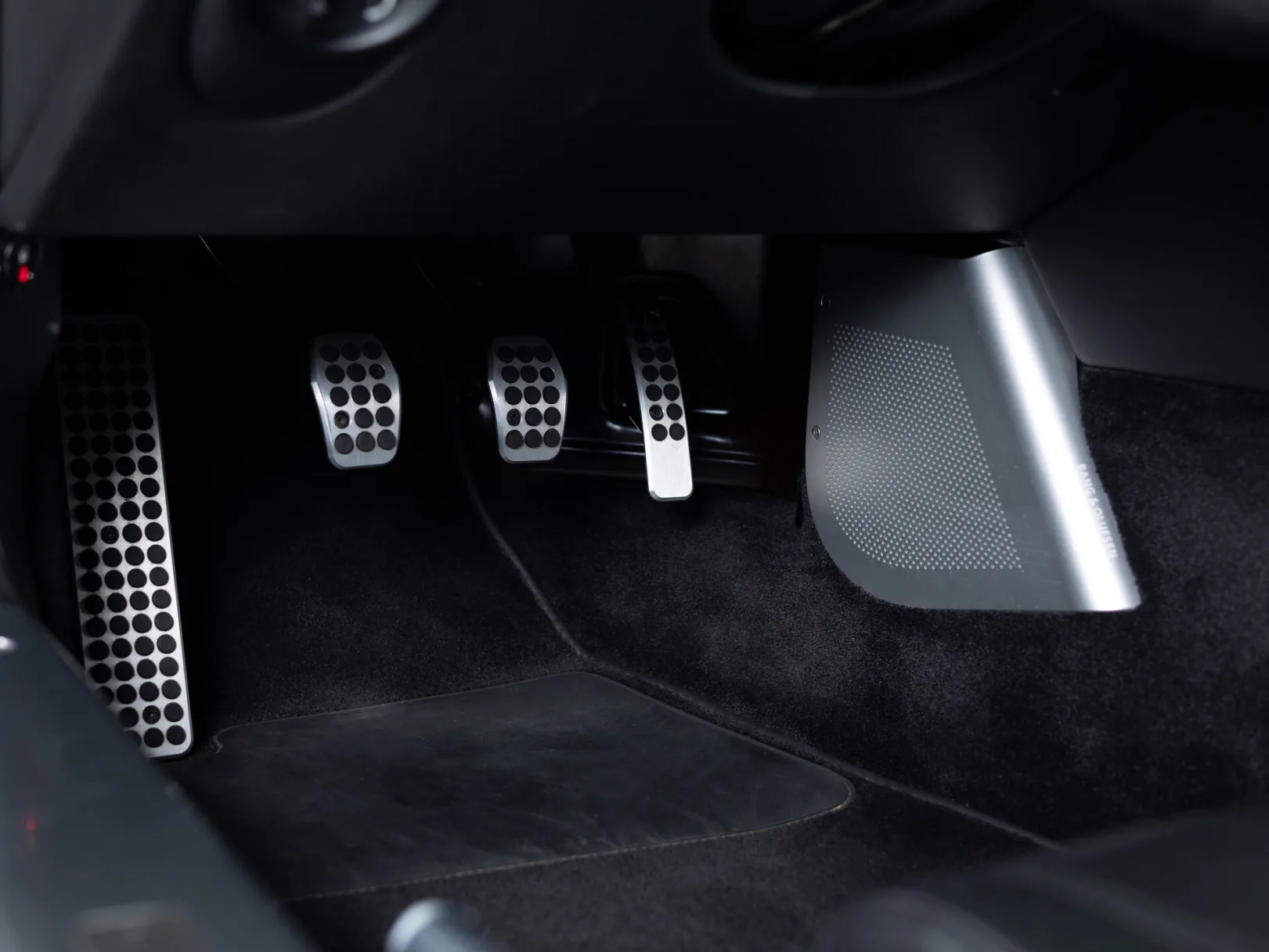 Aston Martin V12 Vantage Carbon Black I, 2010 — экстерьер, фото 15