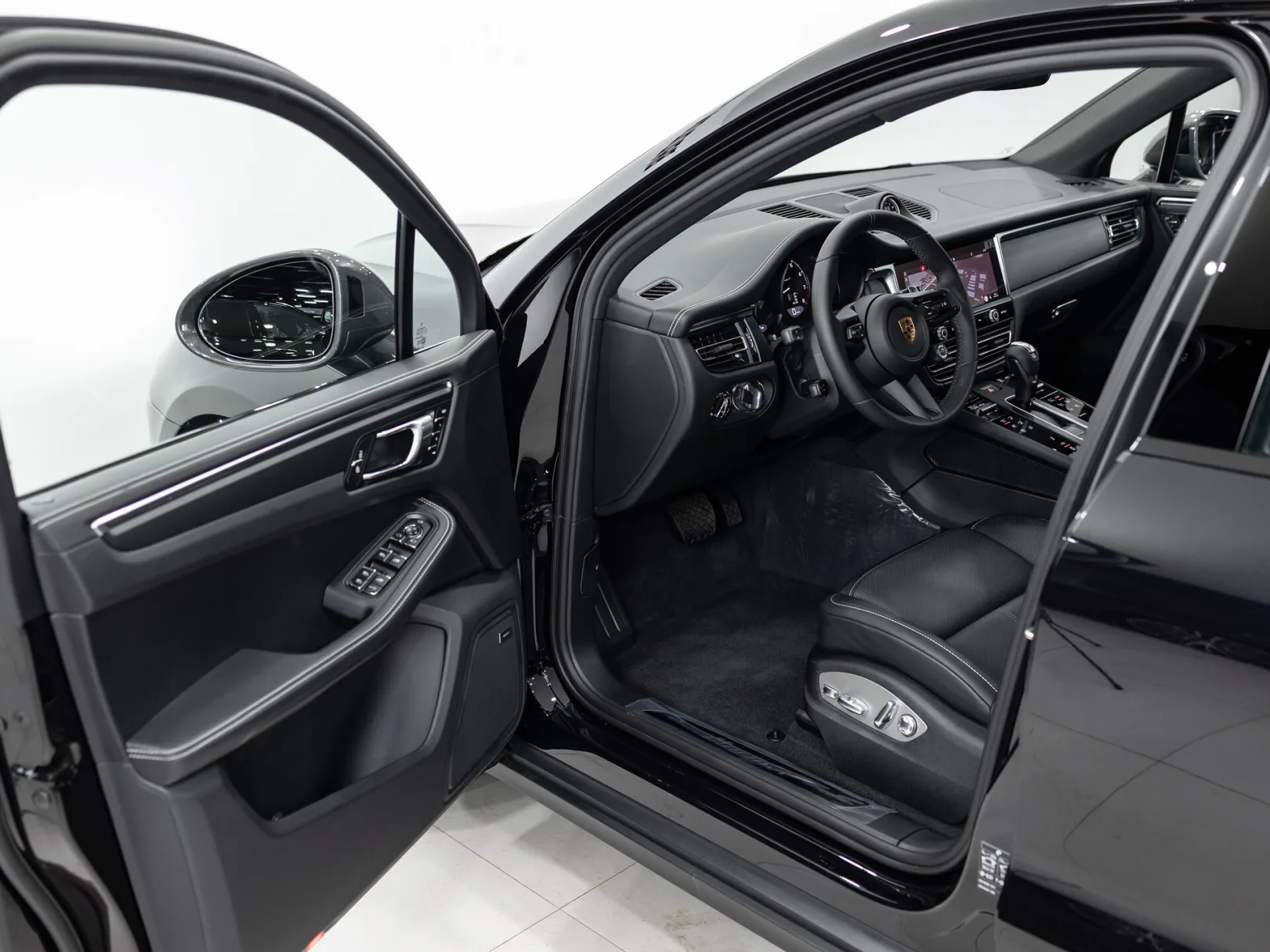 Porsche Macan T I Рестайлинг 2, 2026 — экстерьер, фото 7