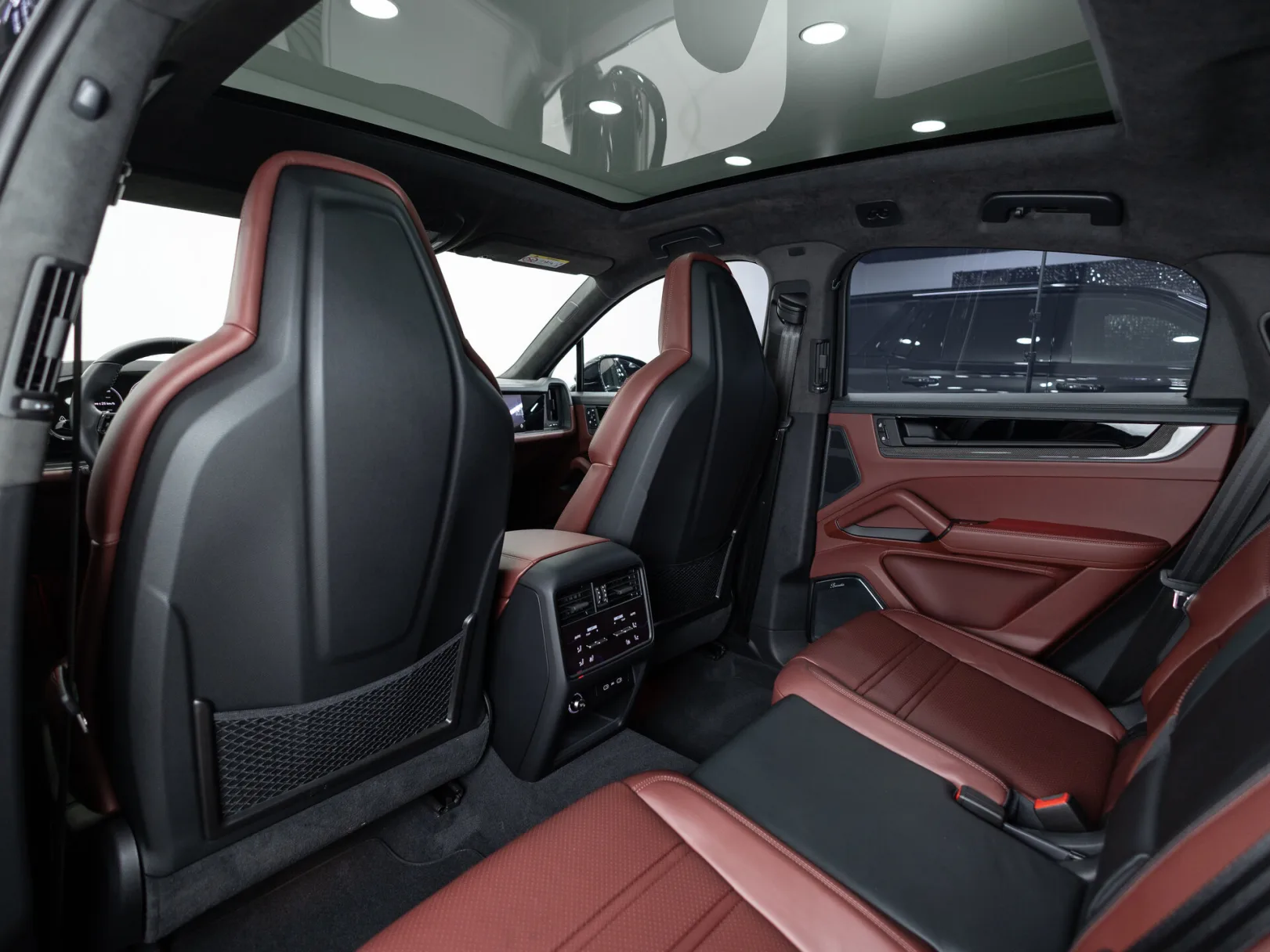 Porsche Cayenne GTS Coupé III Рестайлинг, 2026 — экстерьер, фото 30