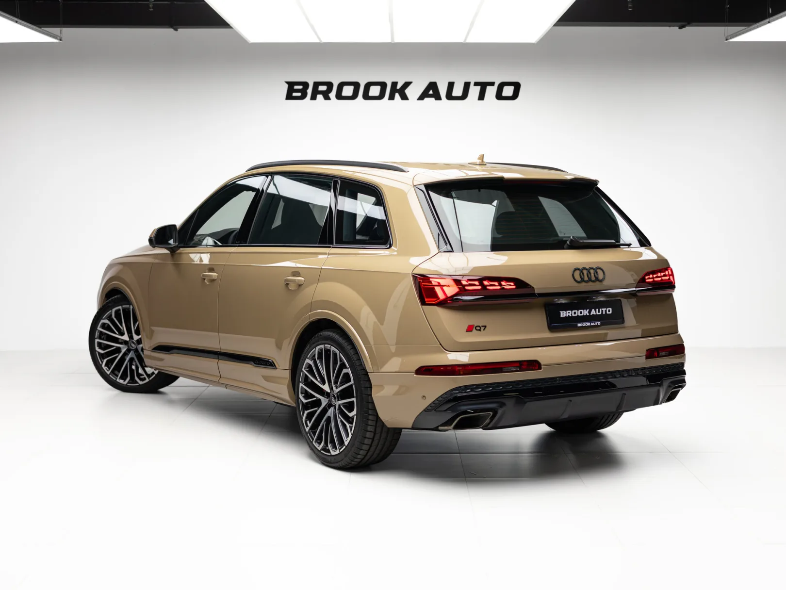 Audi Q7 55 TFSI quattro tiptronic II (4M) Рестайлинг 2, 2024 — экстерьер, фото 6